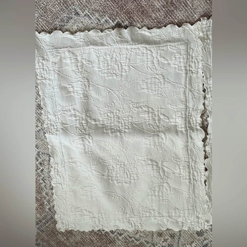 Peacock Alley Cream Scalloped Edge 2/  Pillow Shams